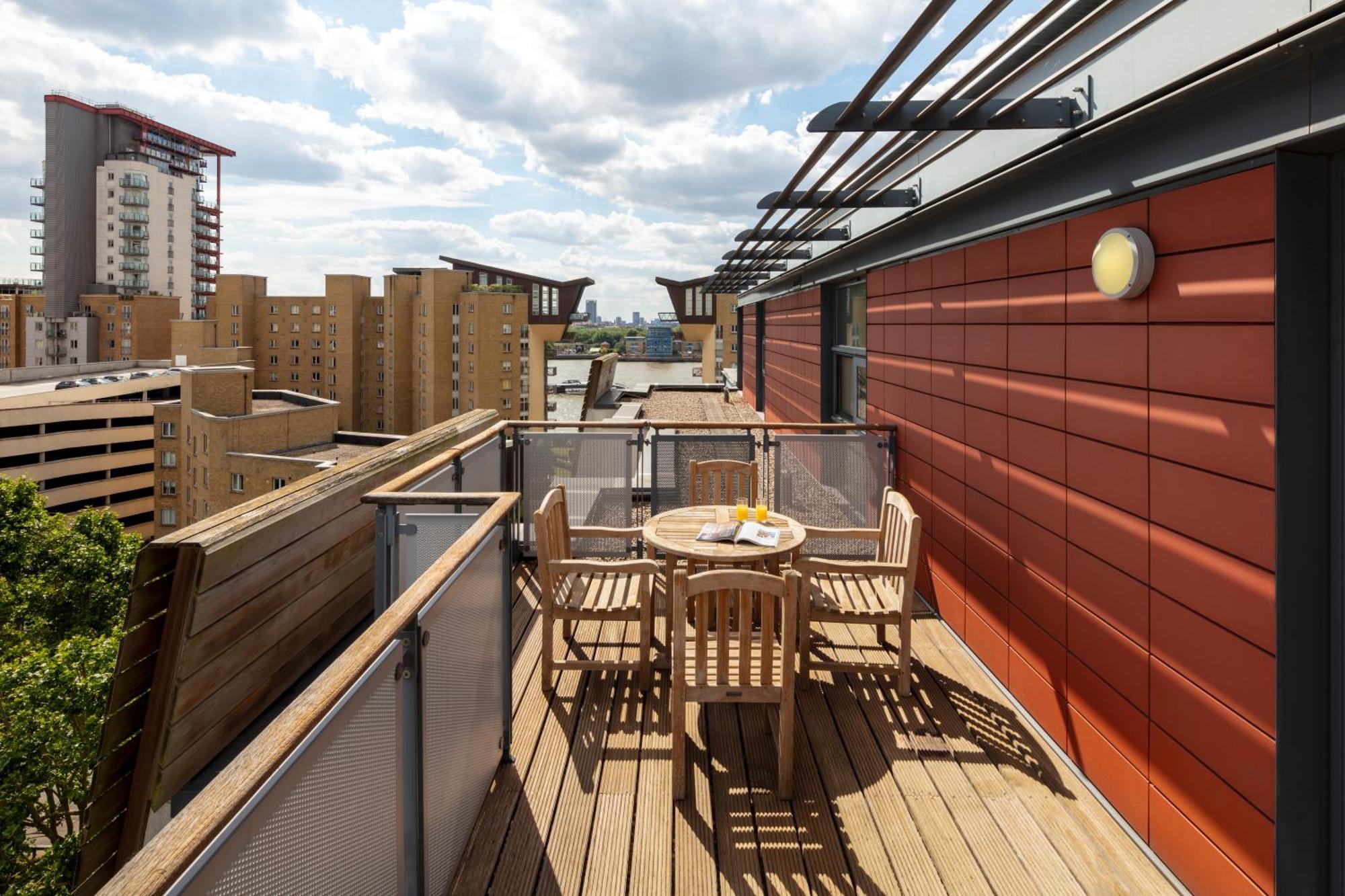 Marlin Canary Wharf Londra Exterior foto